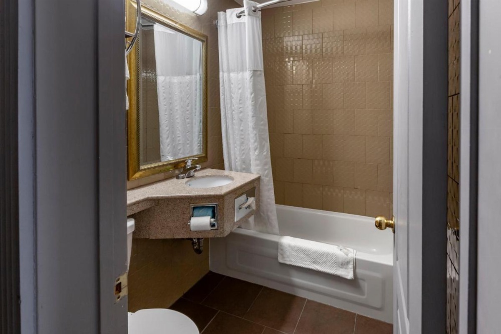 Quality Inn Toronto Airport Image 18